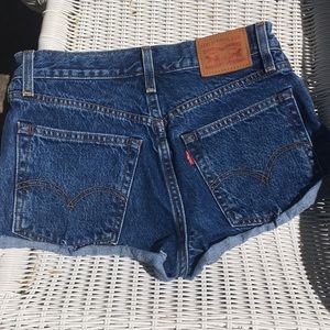 Levi height waisted shorts